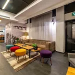 Dizengoff Avenue Boutique Hotel